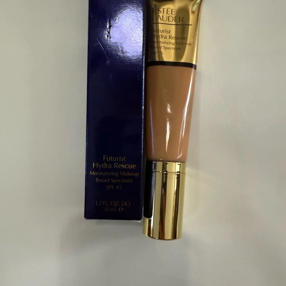 Estee Lauder NWT Futurist Hydra Rescue Moisturizing Makeup - Beige Foundation